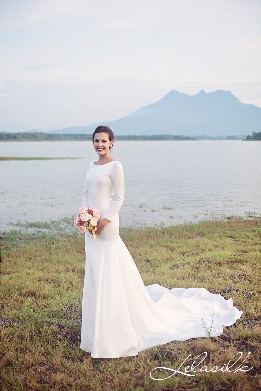 Long Train Wedding Dress - Mermaid Wedding Dress - Tailored Fit Wedding Dress - Tailoring Bridal Gown