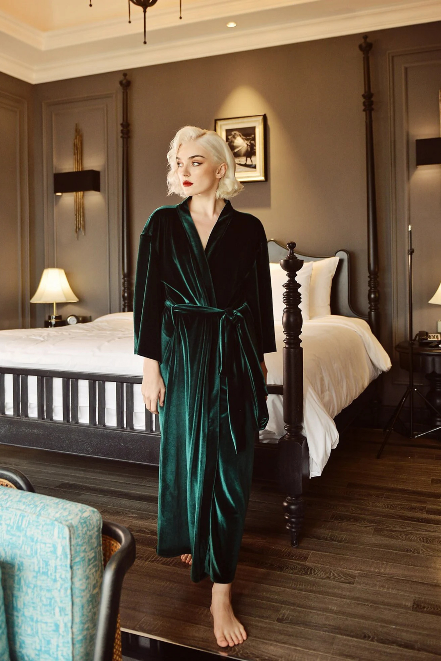 GENEVIEVE Velvet Nightgown Robe