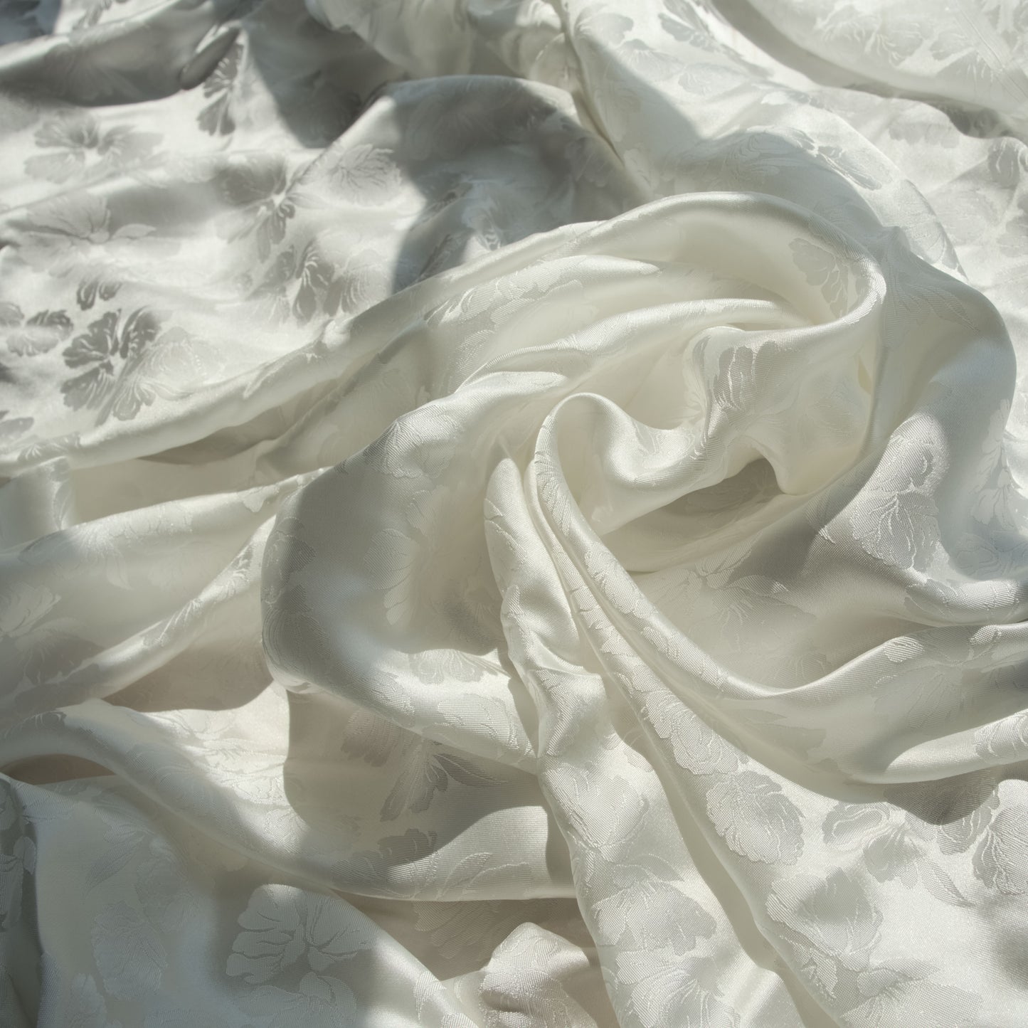 Handmade Mulberry Silk - White Jardin