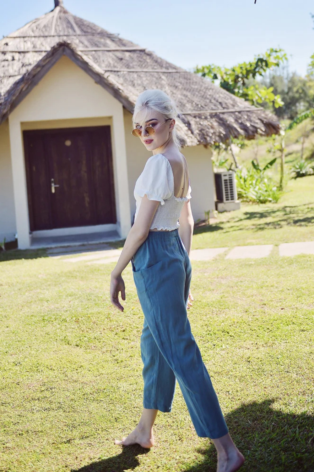 Relaxed Tapered Linen Pants with Elastic Waist