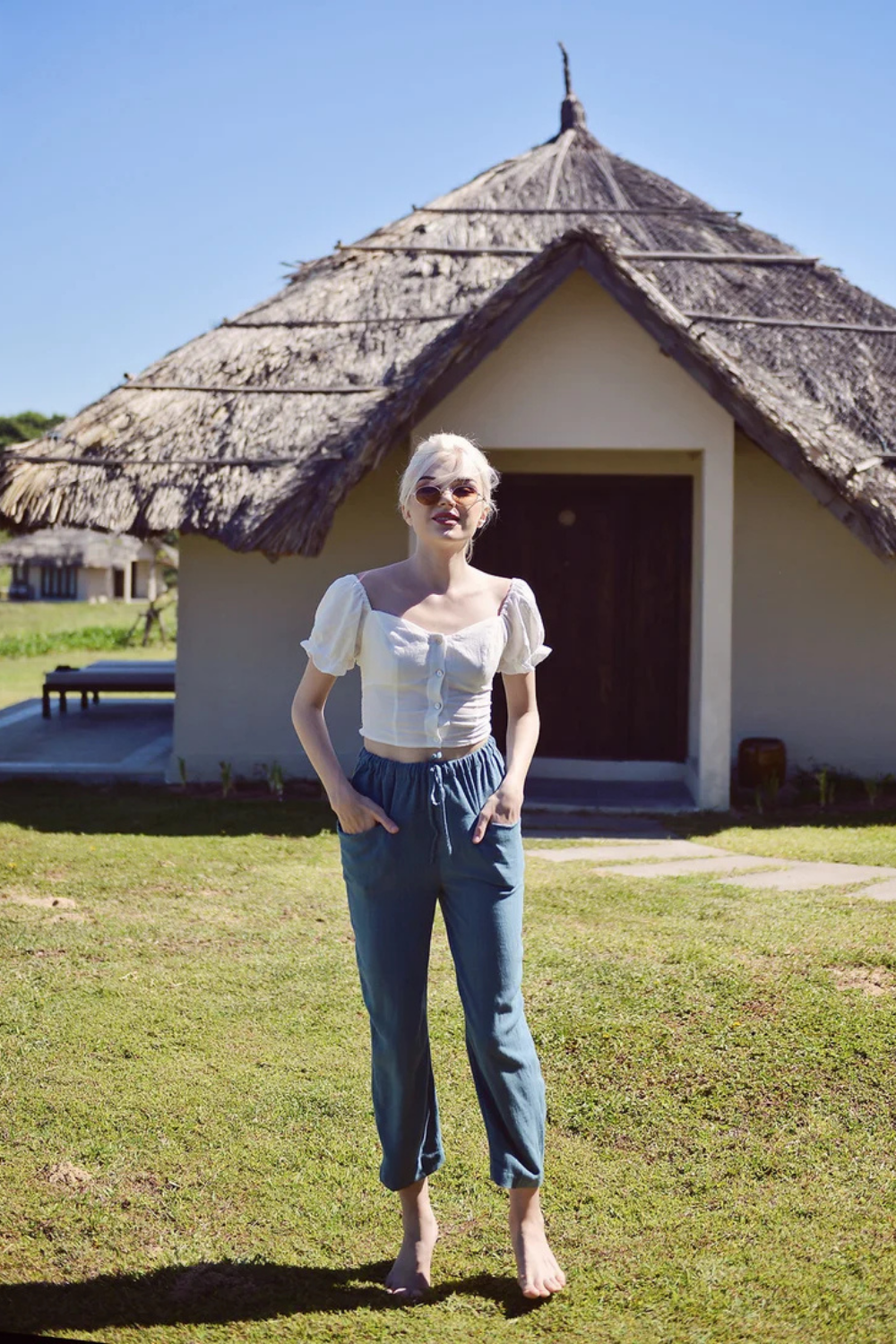 Relaxed Tapered Linen Pants with Elastic Waist