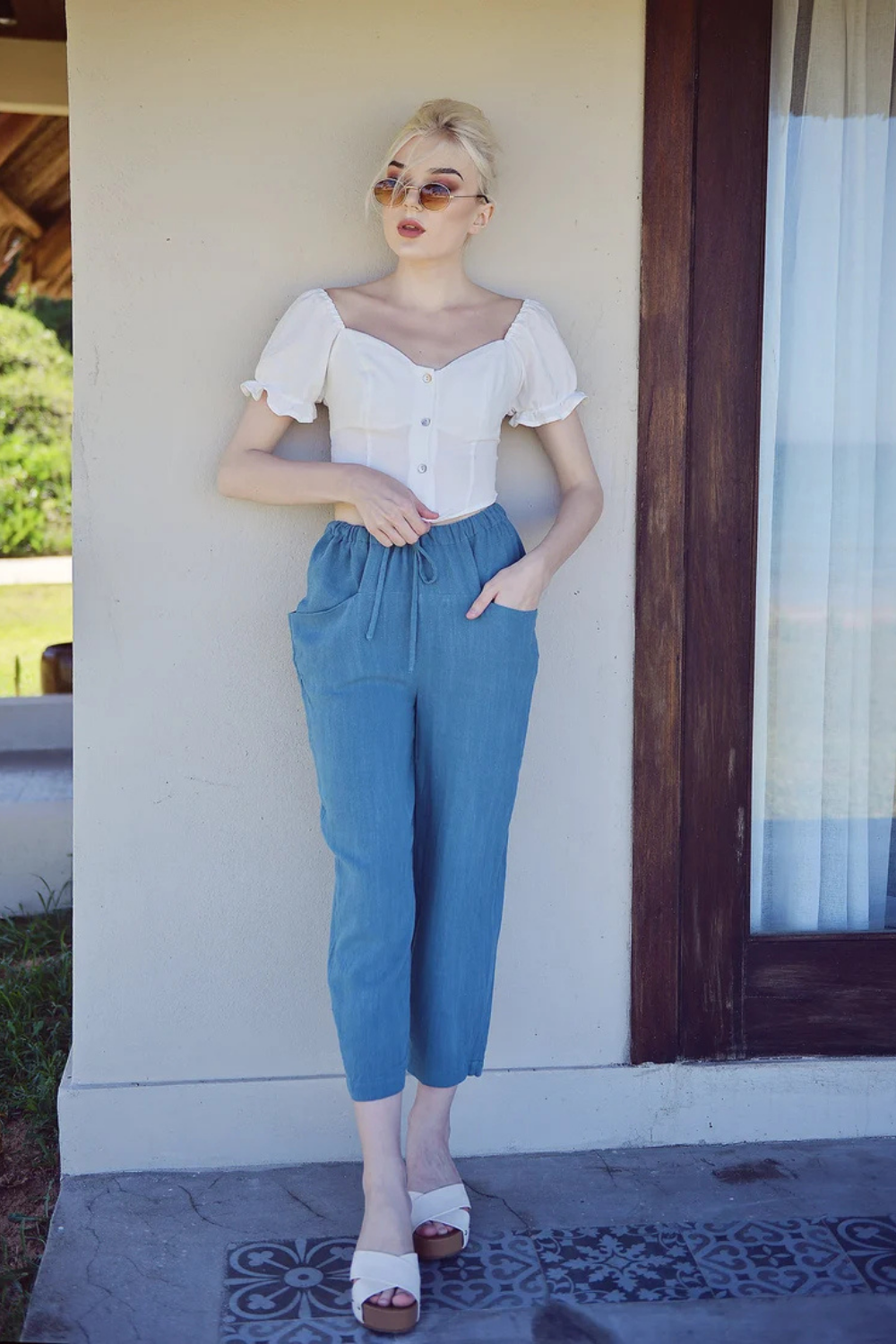 Relaxed Tapered Linen Pants with Elastic Waist
