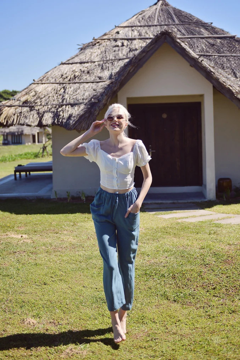 Relaxed Tapered Linen Pants with Elastic Waist