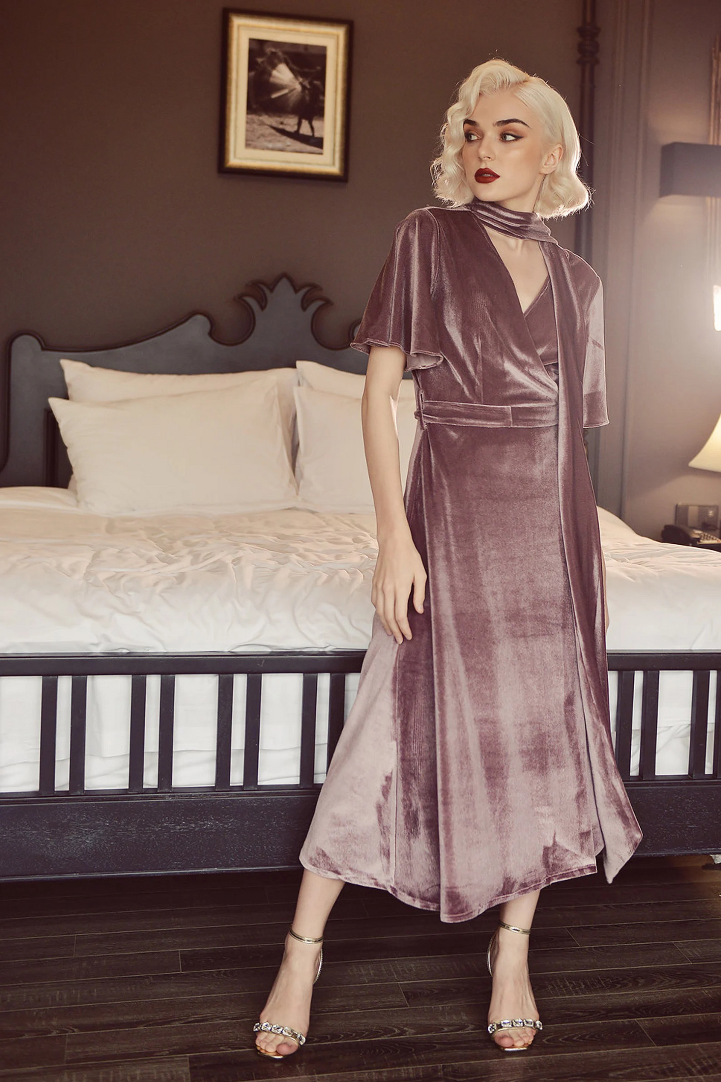 WENDY Midi Velvet Dress