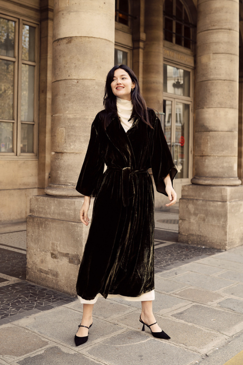 ADELINE Velvet Hooded Robe