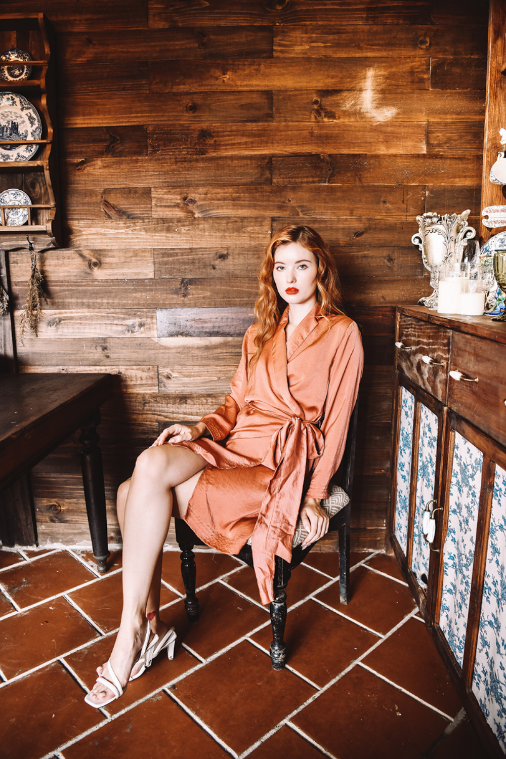 Short Silk Robe with Contrast Piping
