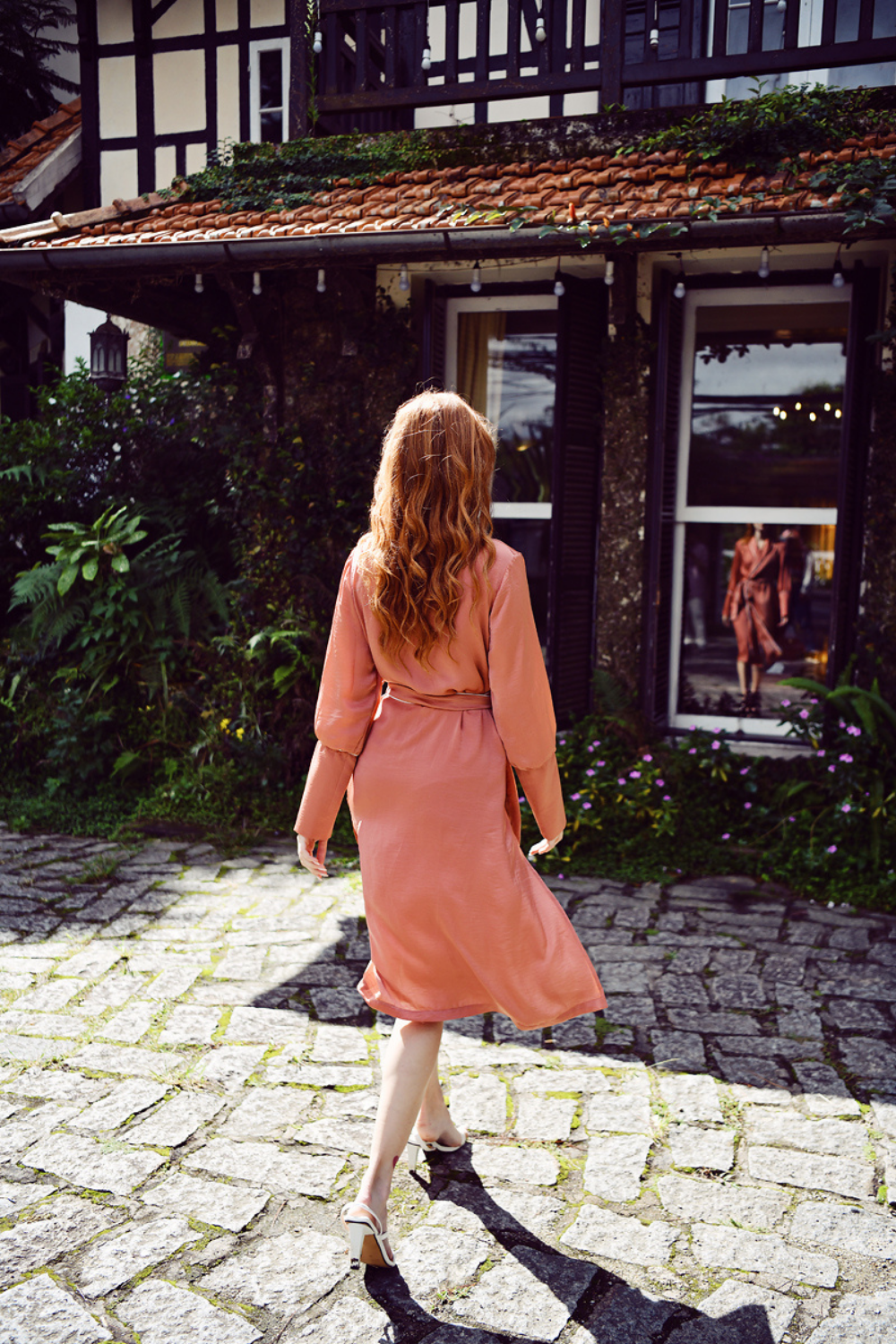 Short Silk Robe with Contrast Piping