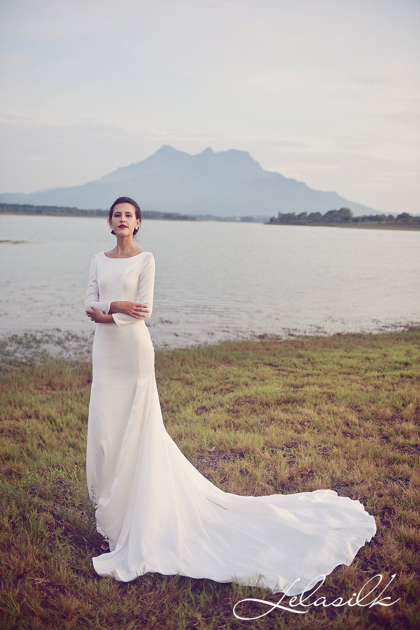 Long Train Wedding Dress - Mermaid Wedding Dress - Tailored Fit Wedding Dress - Tailoring Bridal Gown