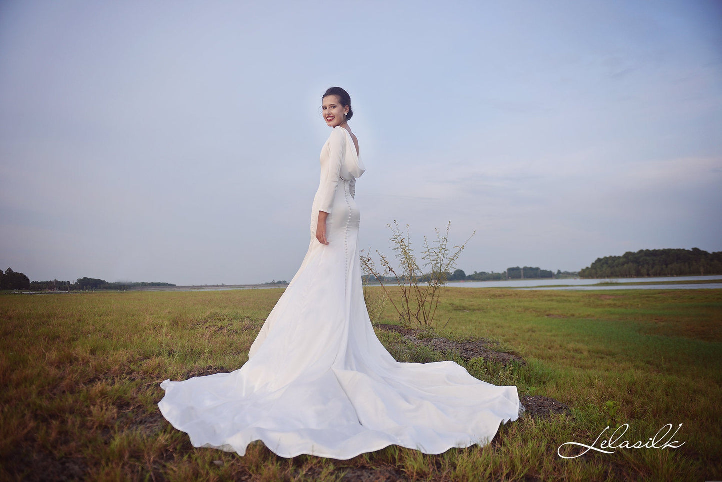Long Train Wedding Dress - Mermaid Wedding Dress - Tailored Fit Wedding Dress - Tailoring Bridal Gown