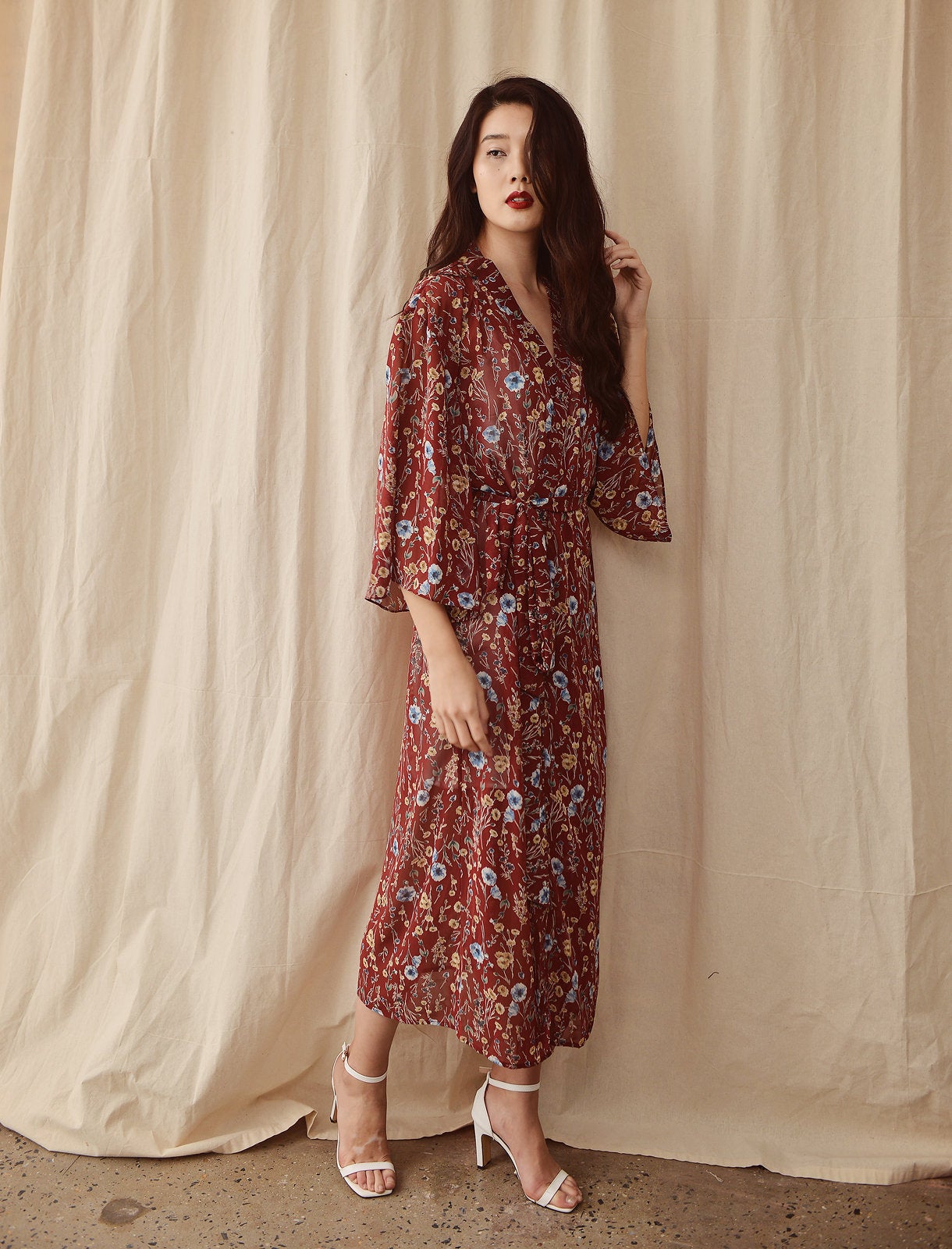 Floral Silk Kimono Robe- White Floral Robe- Floral Bridesmaid Kimono- Long Floral Robe- Wedding Gown Long Sleeve- Champagne Robes Bridesmaid